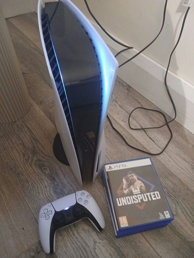 PS5 Disc Edition+ 3 games