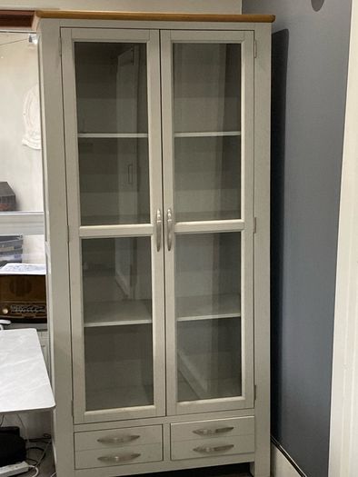 display cabinet