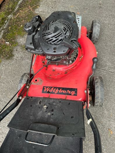 Petrol lawn mower