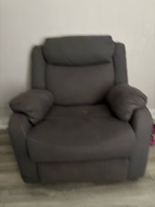 recliner couch comes as a set off the other 3 seater couch