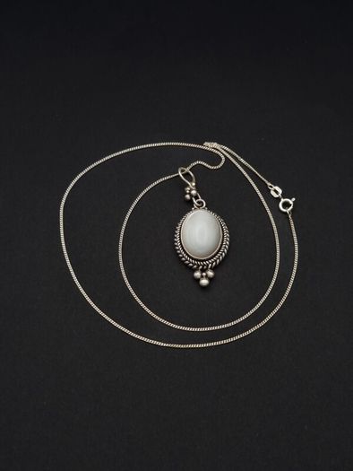Vintage 925 Sterling Silver Italian Mother of Pearl Necklace