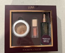Luna makeup gift set