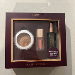 Luna makeup gift set