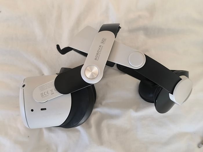 Oculus Quest 2 VR Headset