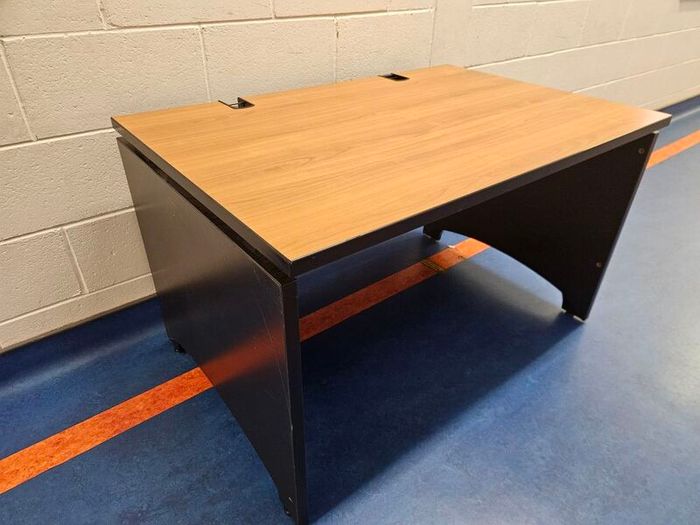 Office desk 120xm x 80cm, Height 72cm