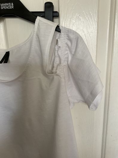 Ladies top size 18