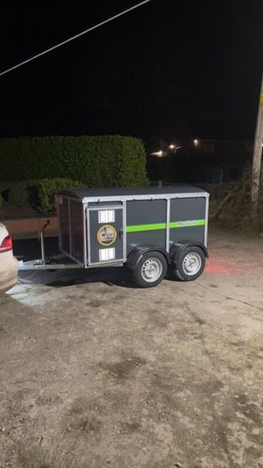 4 birth dog trailer