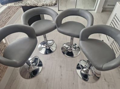 4 bar stools