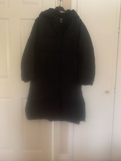 Uniqlo full-length black puffer coat (XS) Like new