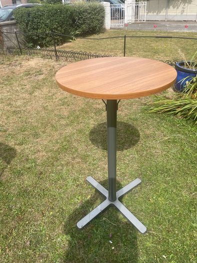 Bar table & 3 Stools