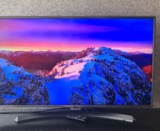 LG 43UJ701V 43" 4K Ultra HD Smart TV  Great Condition