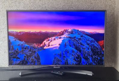 LG 43UJ701V 43" 4K Ultra HD Smart TV  Great Condition