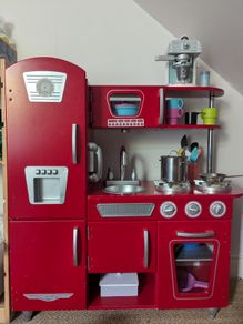 KidKraft kids kitchen with all accesories