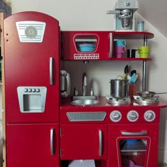 KidKraft kids kitchen with all accesories