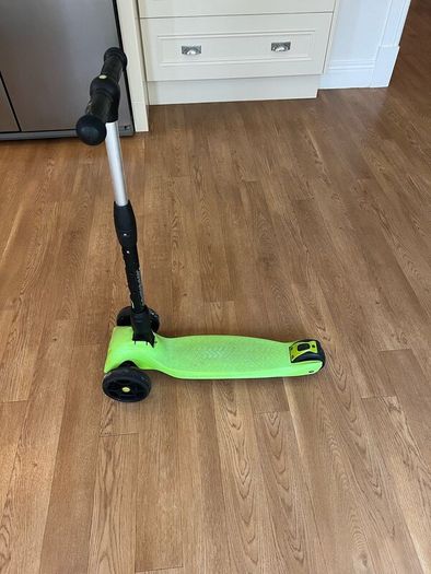 Kids scooter
