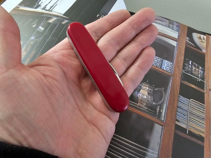 Vintage 1980s Victorinox 84mm Swiss Army Knife Collectable