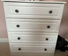 Chest of drawers