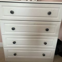 Chest of drawers