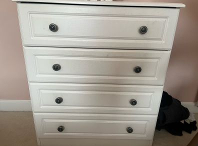 Chest of drawers