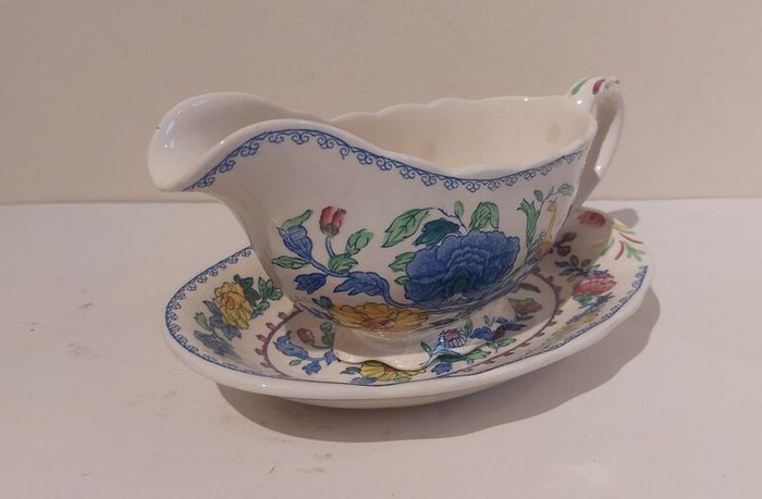 Beautiful Vintage Masons Ironstone Gravy Boat and Matching Underplate in the Regency Pattern, Circa 1940