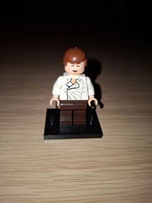 A mix of Lego Star Wars figures