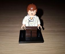 A mix of Lego Star Wars figures