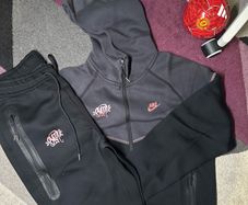 nike tech fleece
