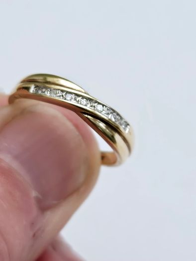 9ct Yellow Gold Diamond Crossover Eternity Ring