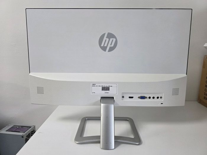 HP 24ea 23.8-inch IPS Full HD monitor