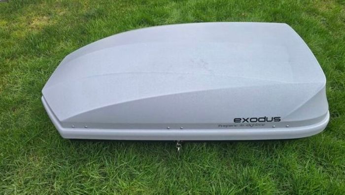 Car roof box 470L and roof bars (rental)