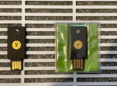 2 YubiKeys USB A