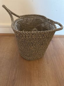 Plant basket
