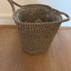 Plant basket