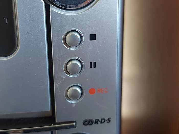 Sony Micro Hi-Fi Component System, Model CMT-CPZ1, Radio, Tape CD, mini disc link, all working great and in excellent condition