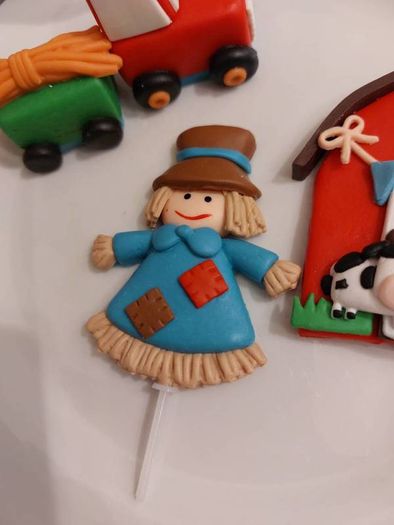 Tractor Scarecrow Barn with Animals Cake Decorations
