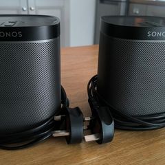 2 x Sonos Play 1 Wireless Speaker Black Wifi Pair play Great Condition Play 1 + 2 x Sanus WSS22 Speaker Stands