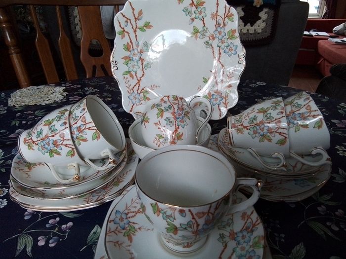 Rosyln Twenty Piece China Teaset