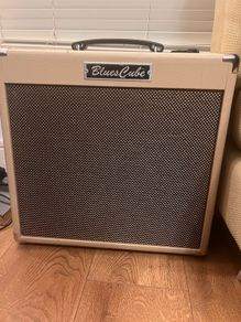Roland Blues Cube Hot 30W Guitar Amplifier