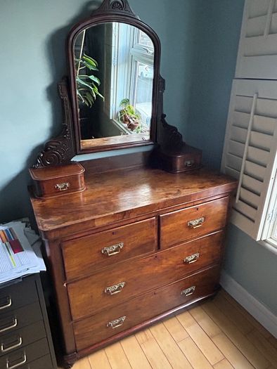 Antique vanity dresser with mirror