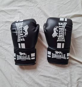Lonsdale boxing gloves Size s/m black/white brand new