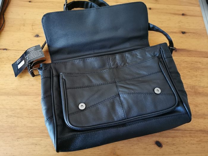 Casual handbag genuine leather black Stylish office bag for documents laptop Shoulder