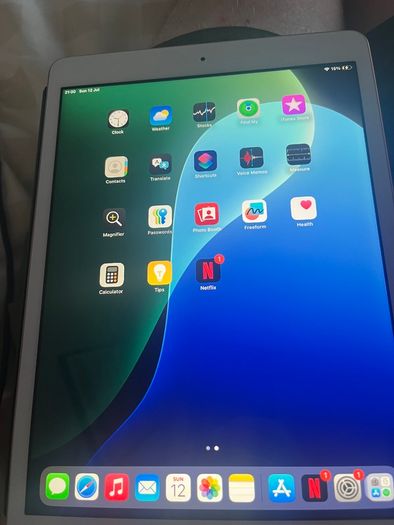 APPLE - 10.2" iPad (2020) - 32 GB, Gold with apple keyboard