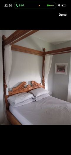 Four poster bed