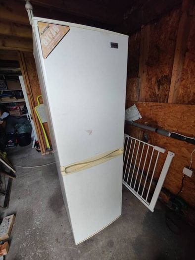 Free - Standing Fridge Freezer