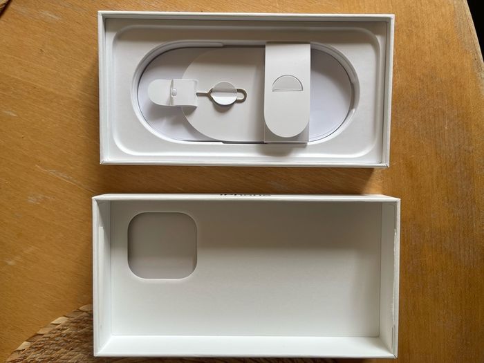 iPhone 16 Pro box