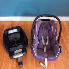 Maxi Cosy baby car seat  with Easy Fix Base