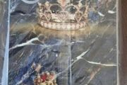 queen phone case