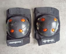 knee protectors