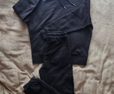 New Suit, S
