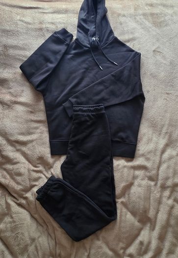 New Suit, S